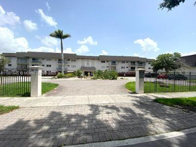 BEAUTIFUL AND SPACIOUS 1 BEDROOM 1 BATH UNIT VERY CLOSE TO BAPTIST HOSPITAL, DADELAND MALL AND METRO RAIL*UPGRADED KITCHEN FEATURES WOOD CABINETS, SS APPLIANCES AND GRANITE COUNTER TOPS* NEUTRAL CERAMIC TILES IN SOCIAL AREAS WITH LAMINATE FLOORING IN
BEDROOM*CALIFORNIA CLOSETS* IMPACT WINDOWS, SPACIOUS CLOSET BY ENTRANCE FOR DIFFERENT USES. GREAT UNIT IN EVERY SENSE. EASY TO SHOW!