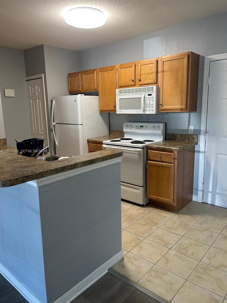 5550 5550 E Michigan St #2127 2127