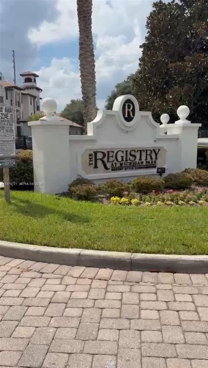 5550 5550 E Michigan St #2127 2127