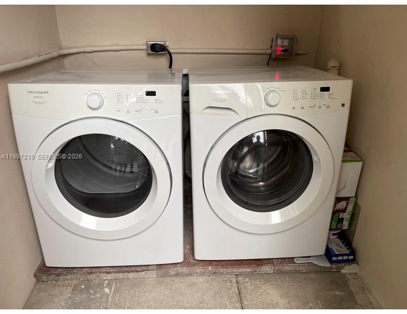 HOLLYWOOD BEACH GARDENS - Residential Lease