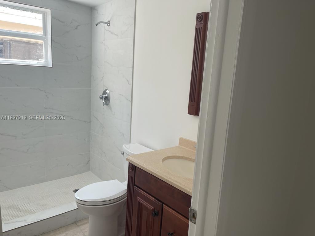 HOLLYWOOD BEACH GARDENS - Residential Lease