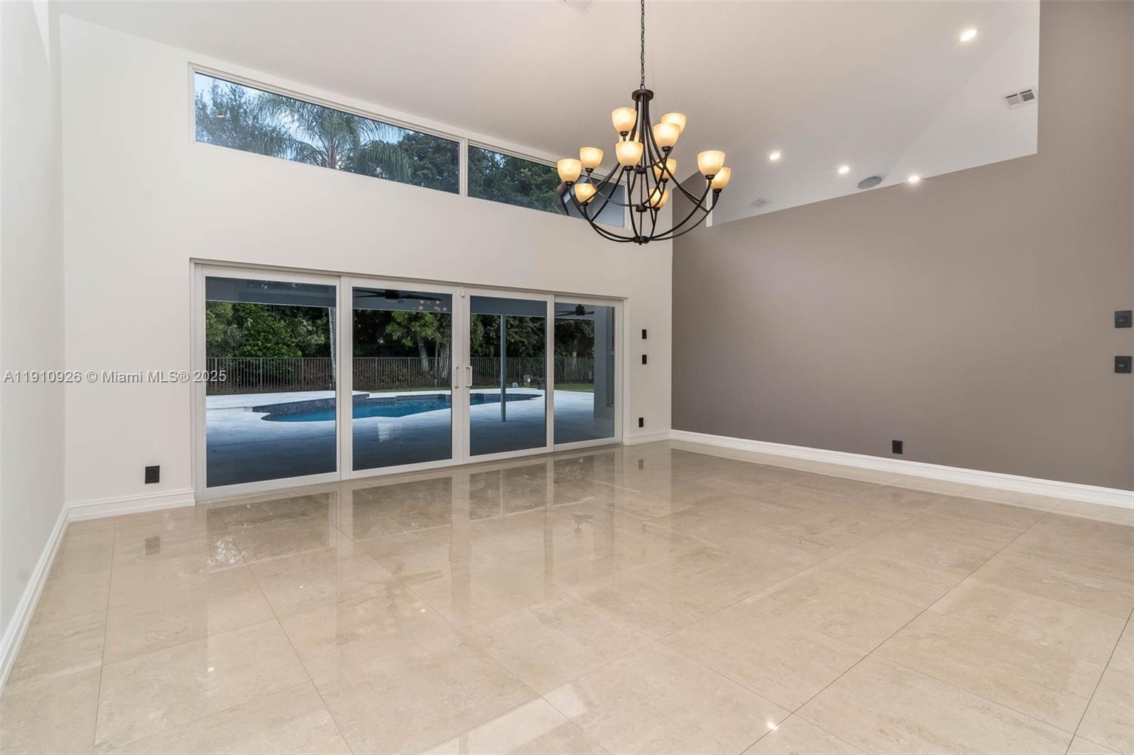 COUNTRY ISLES - Residential Lease