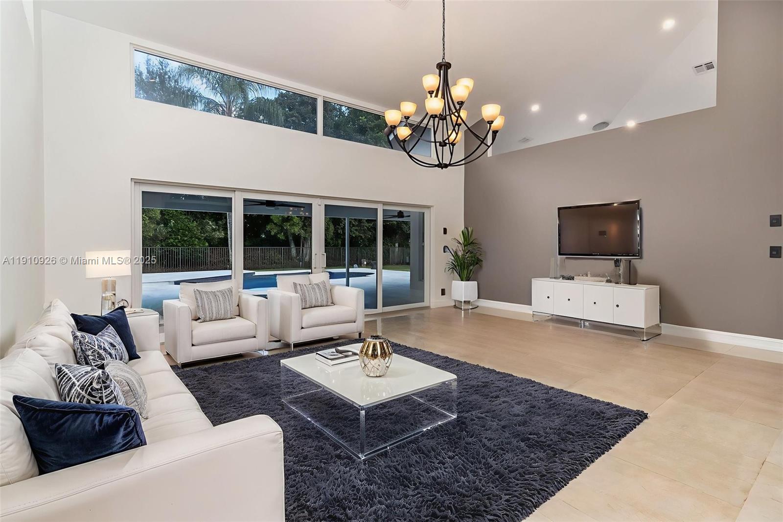 COUNTRY ISLES - Residential Lease