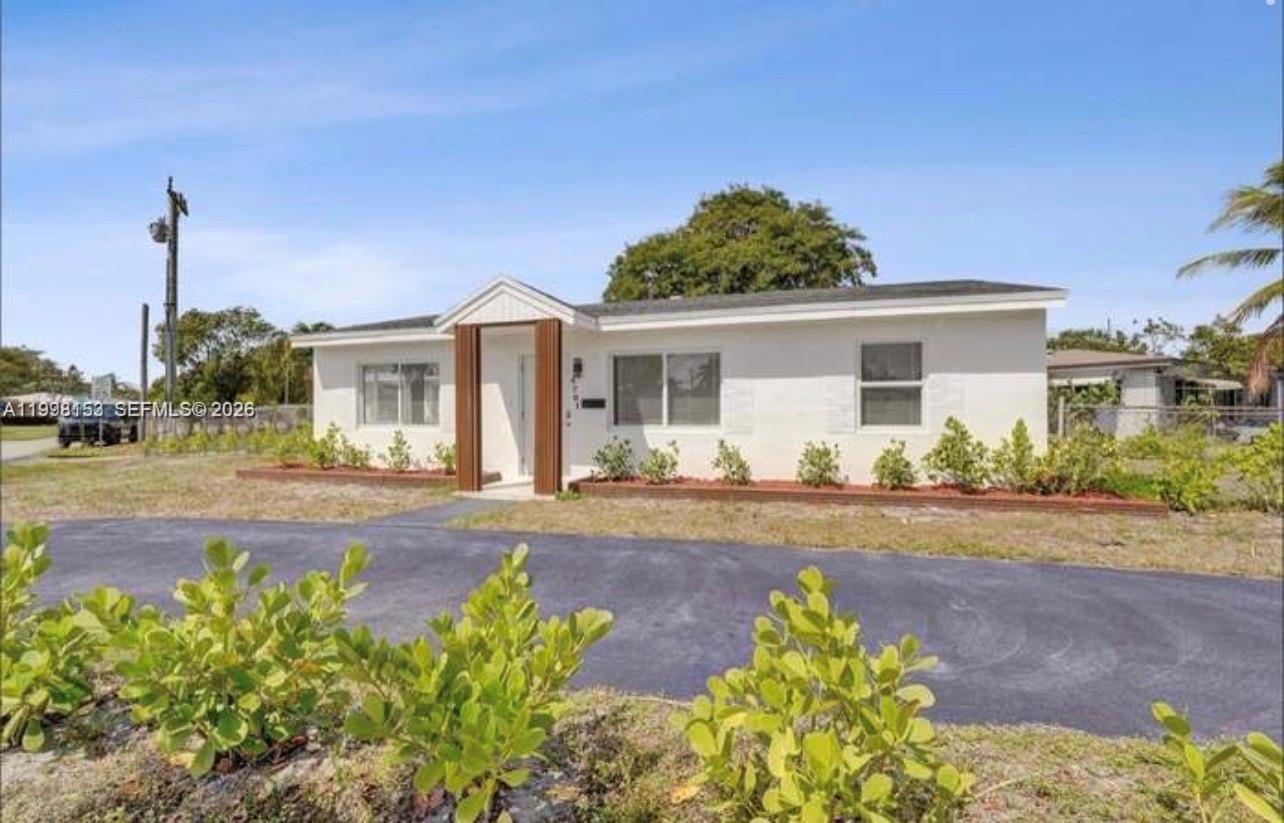 NORTH ANDREWS GARDENS FIR - Residential Lease