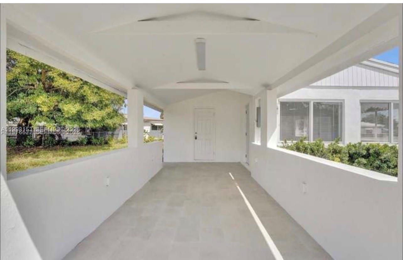 NORTH ANDREWS GARDENS FIR - Residential Lease