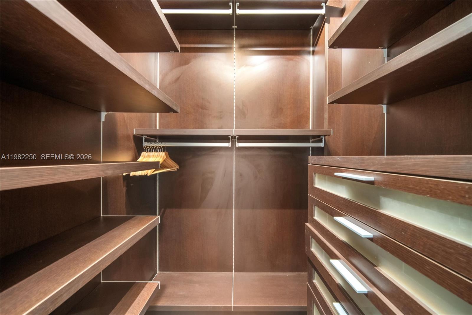 COMMODORE CLUB SOUTH COND - Residential