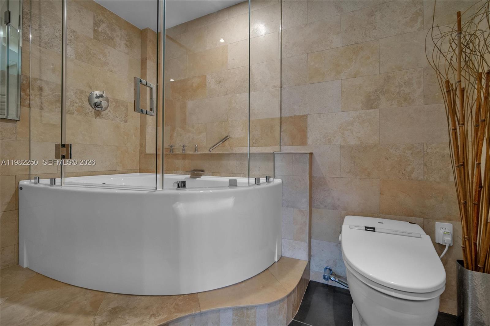 COMMODORE CLUB SOUTH COND - Residential