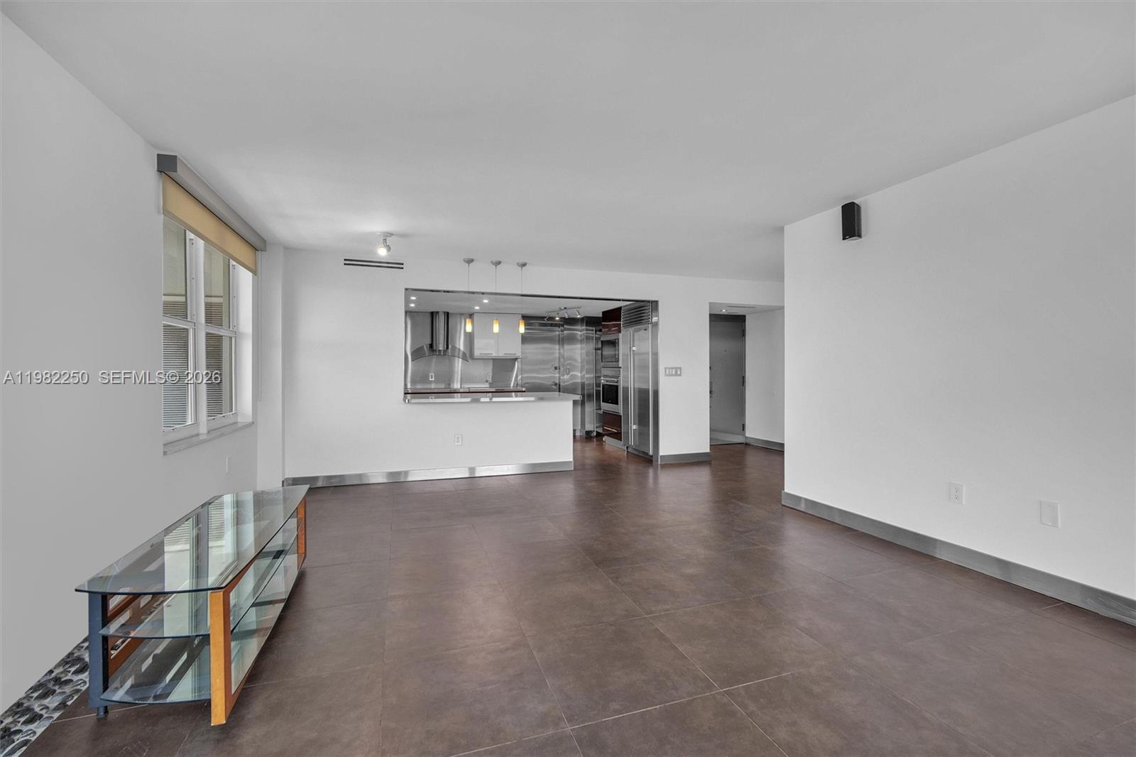 COMMODORE CLUB SOUTH COND - Residential