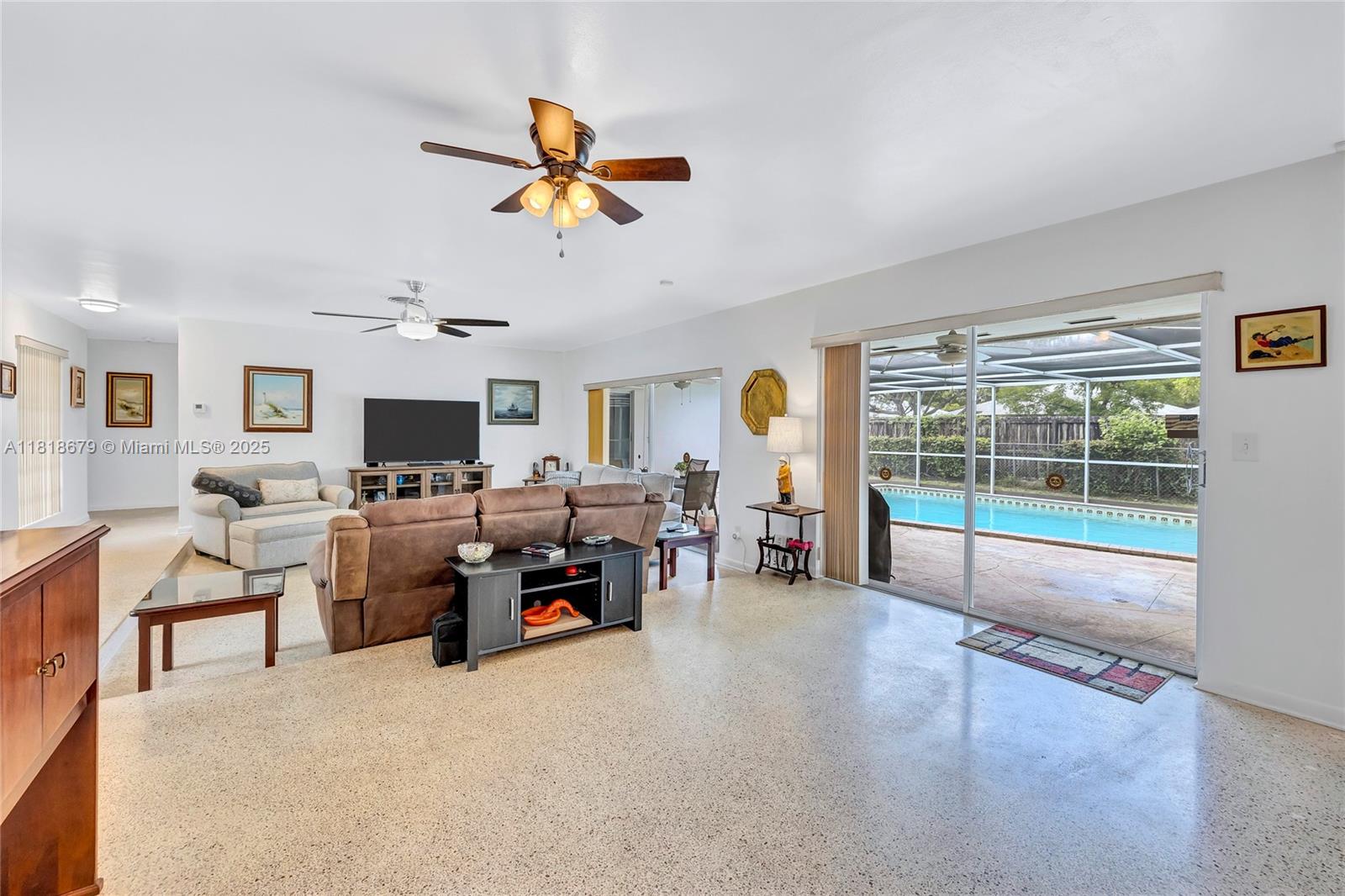 MIAMI LAKES SEC 4 - Residential