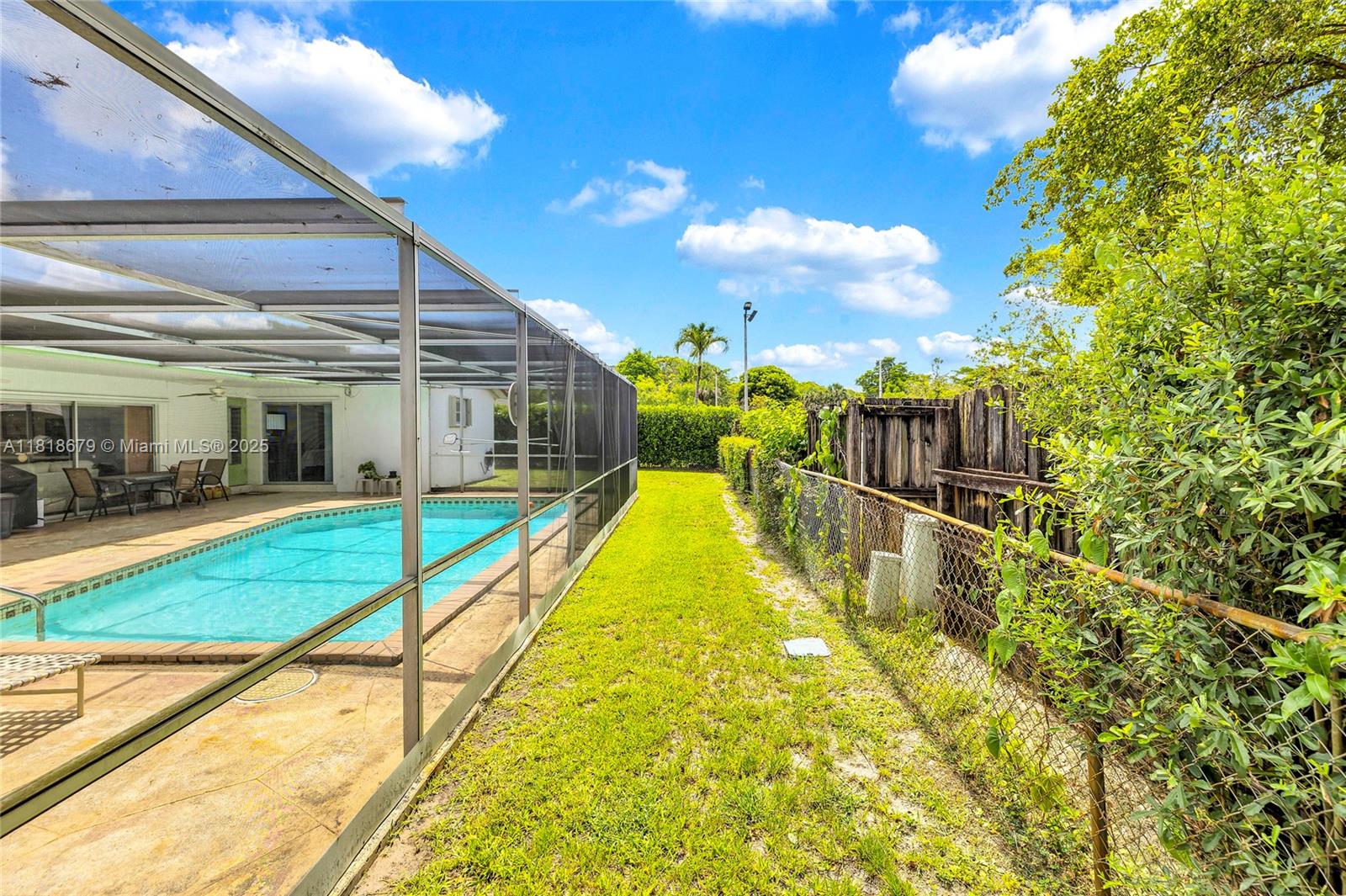 MIAMI LAKES SEC 4 - Residential