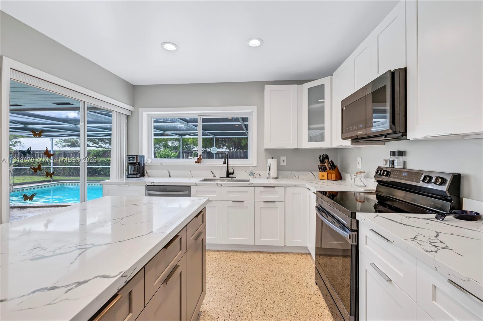 MIAMI LAKES SEC 4 - Residential