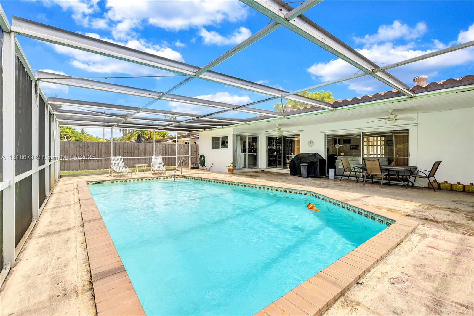 MIAMI LAKES SEC 4 - Residential