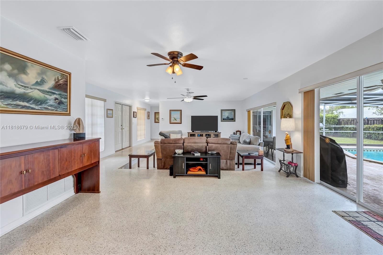 MIAMI LAKES SEC 4 - Residential