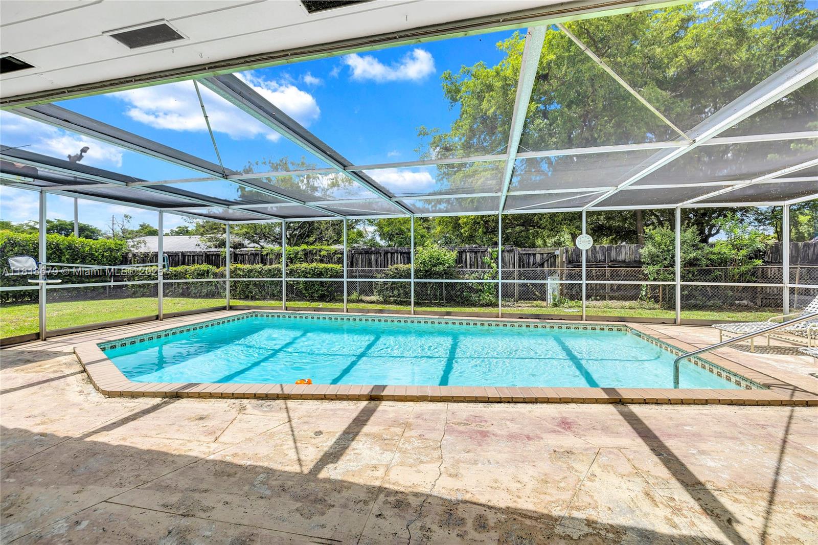 MIAMI LAKES SEC 4 - Residential