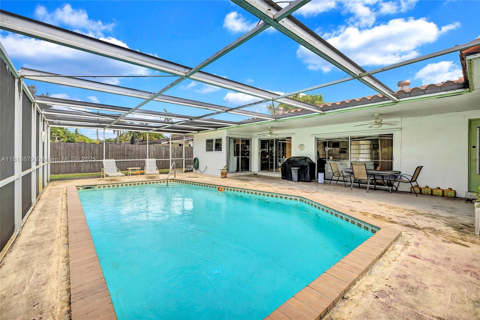 MIAMI LAKES SEC 4 - Residential