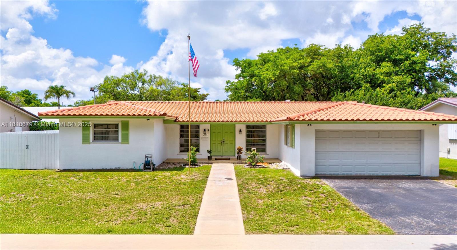MIAMI LAKES SEC 4 - Residential