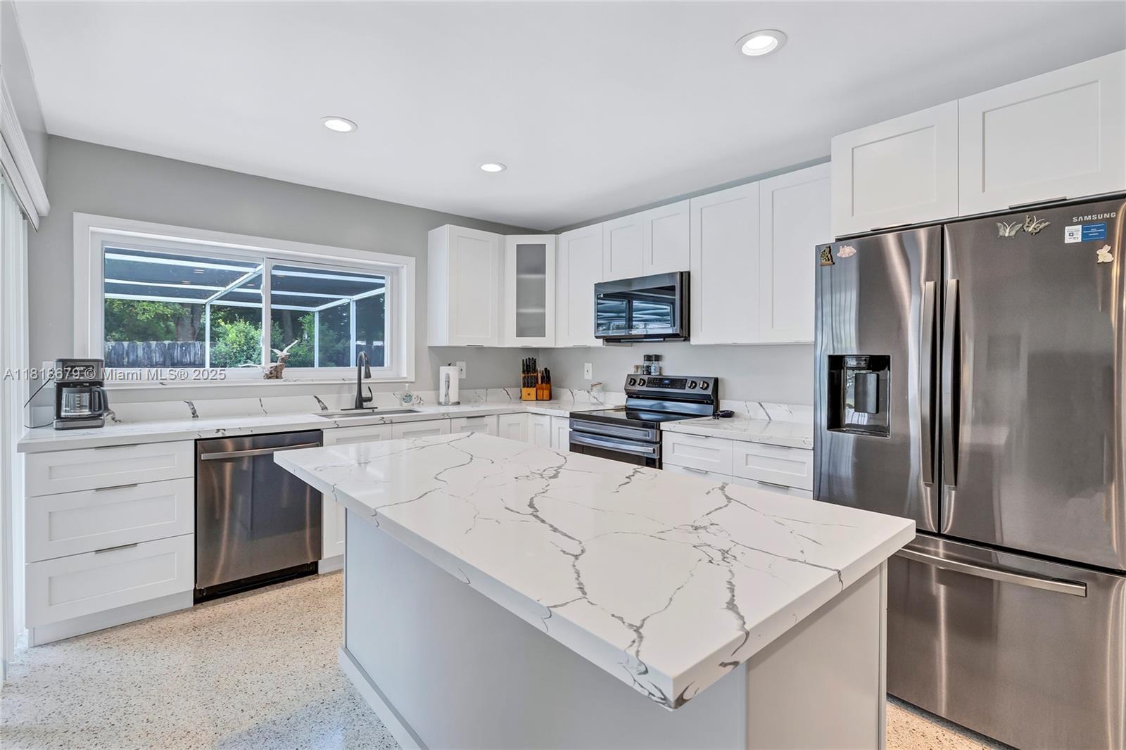 MIAMI LAKES SEC 4 - Residential