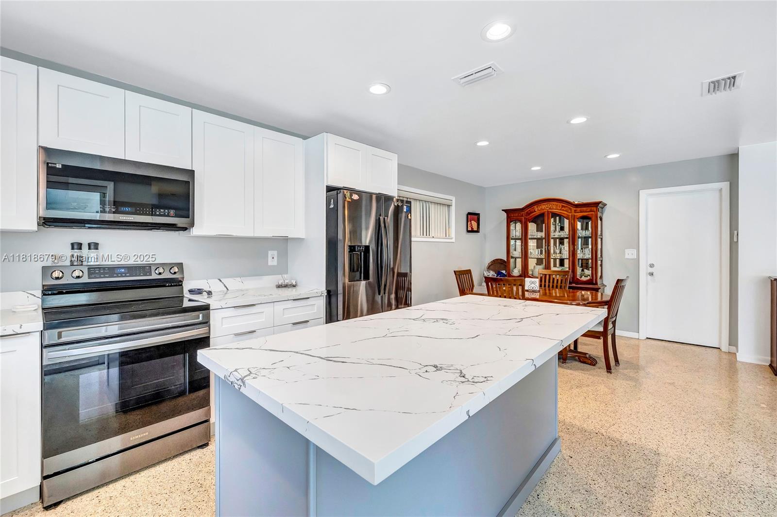 MIAMI LAKES SEC 4 - Residential