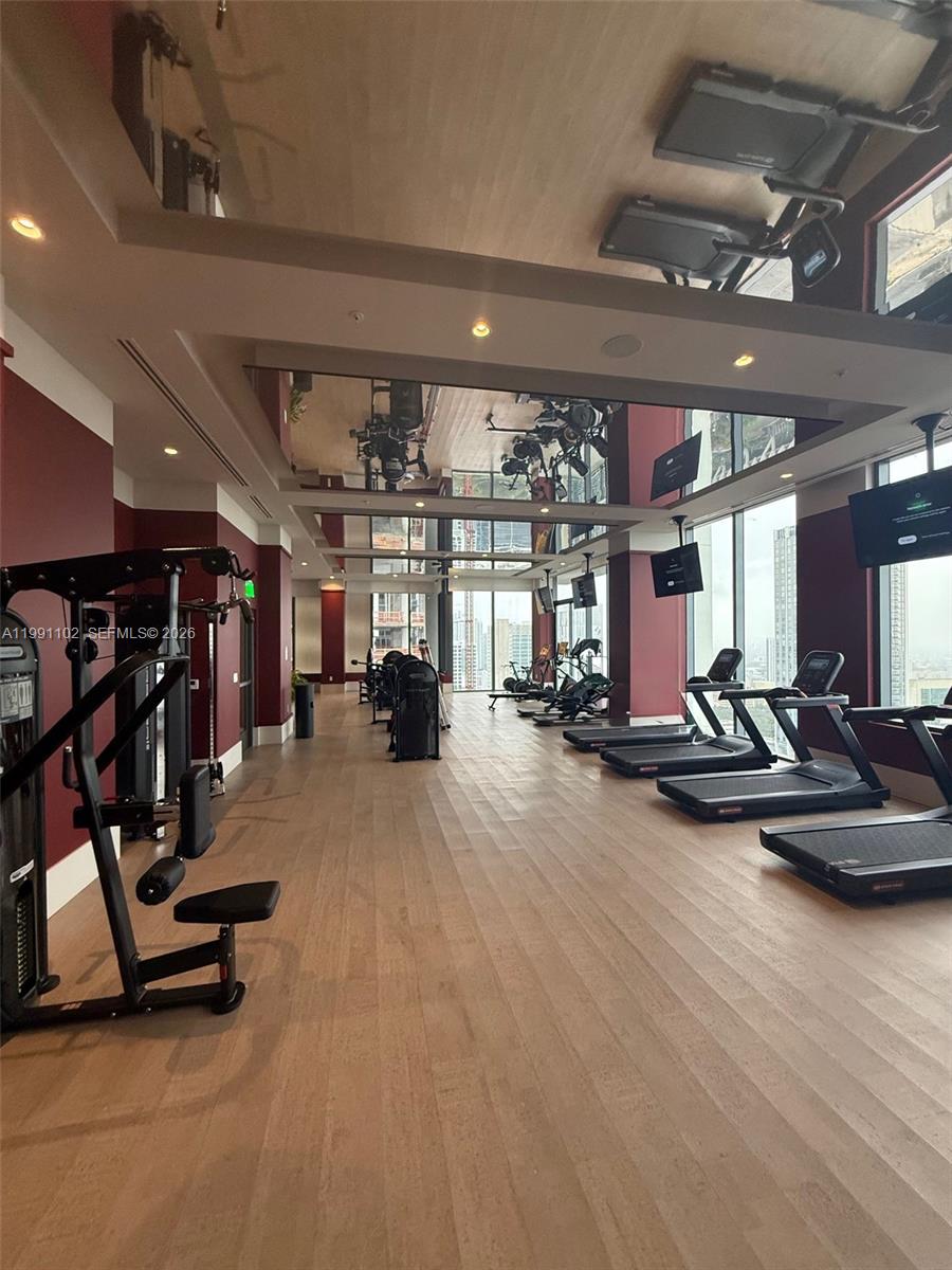 THE CROSBY MIAMI WORLD C - Residential