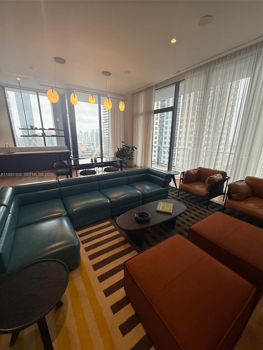 THE CROSBY MIAMI WORLD C - Residential