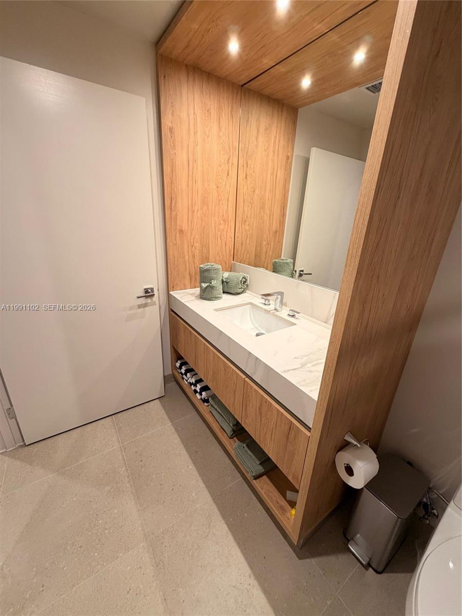 THE CROSBY MIAMI WORLD C - Residential