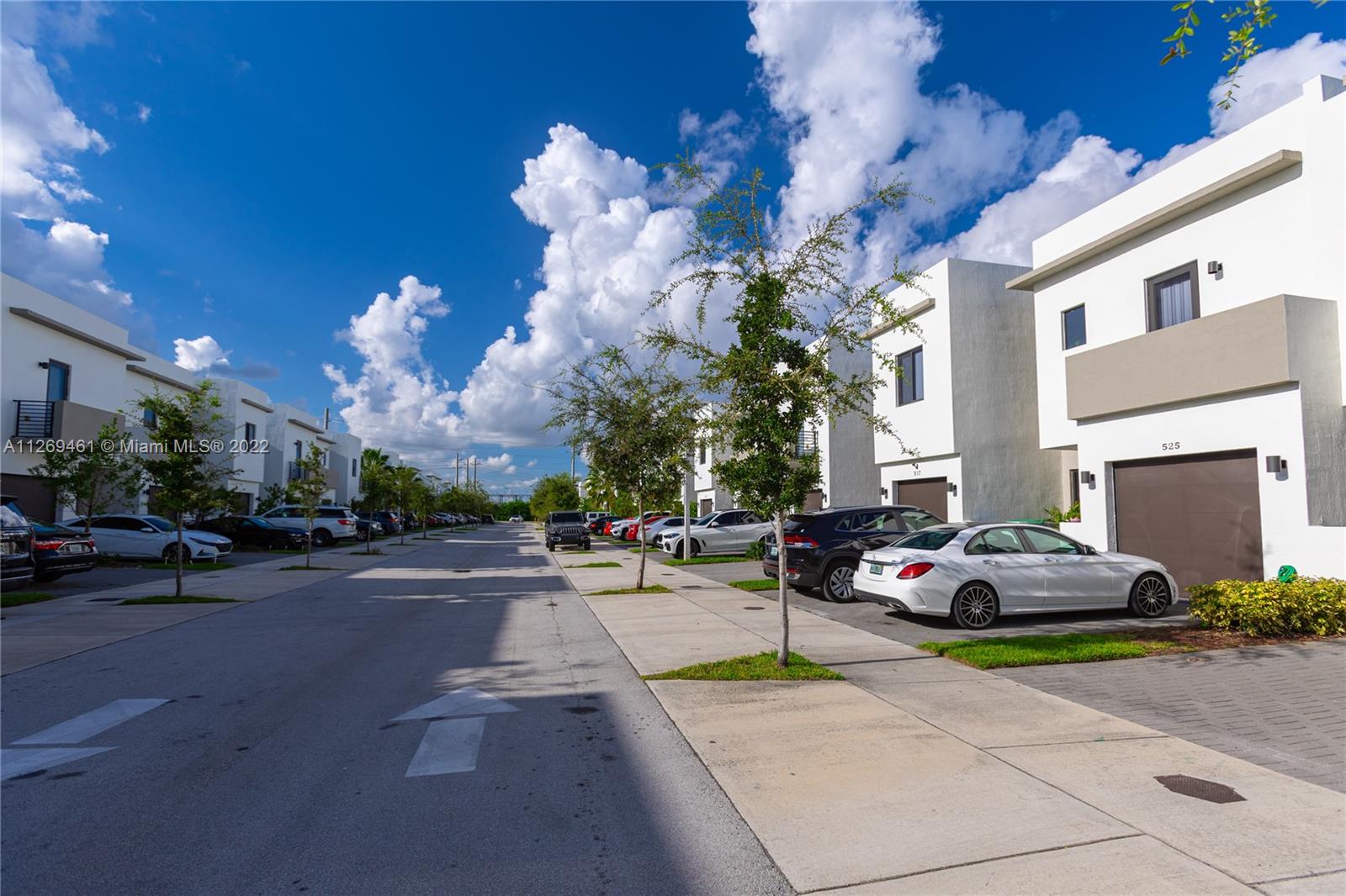 Photo 7 of 20 of 525 SW 91st Ct townhome