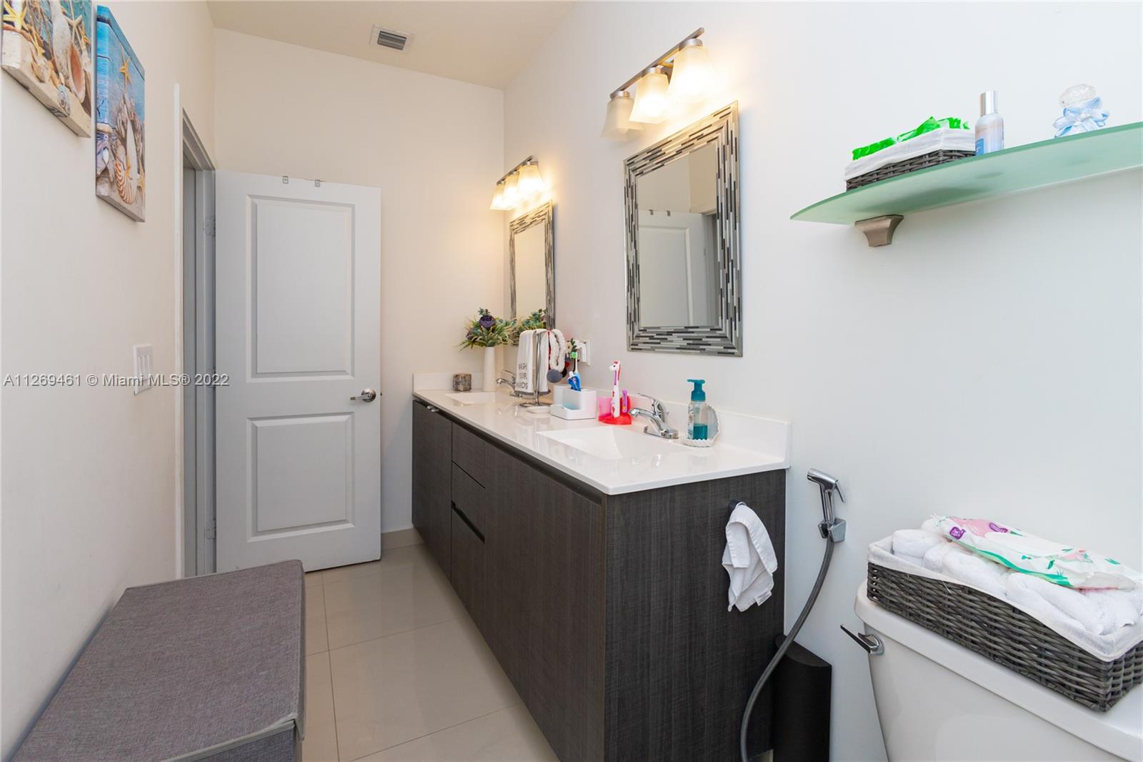 Photo 17 of 20 of 525 SW 91st Ct townhome
