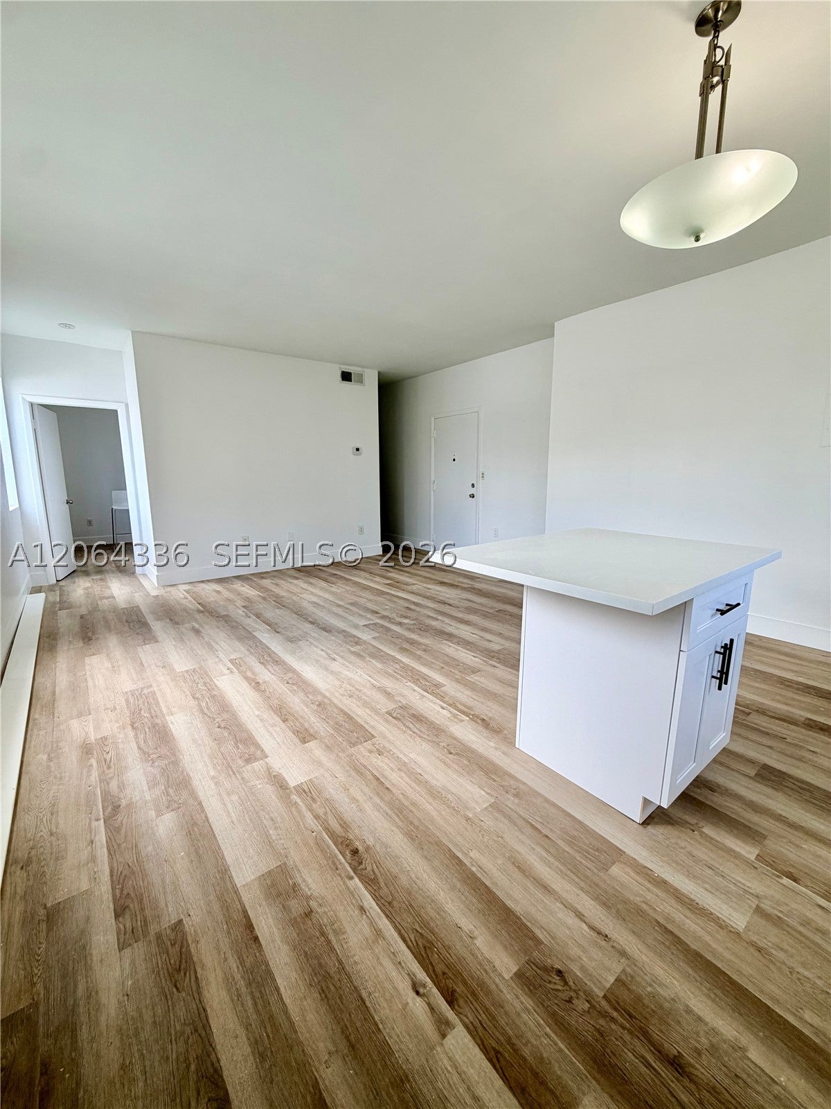737 Jefferson Ave 204