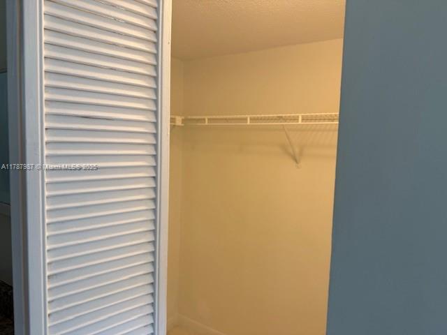 INVERRARY COUNTRY CLUB - Residential Lease