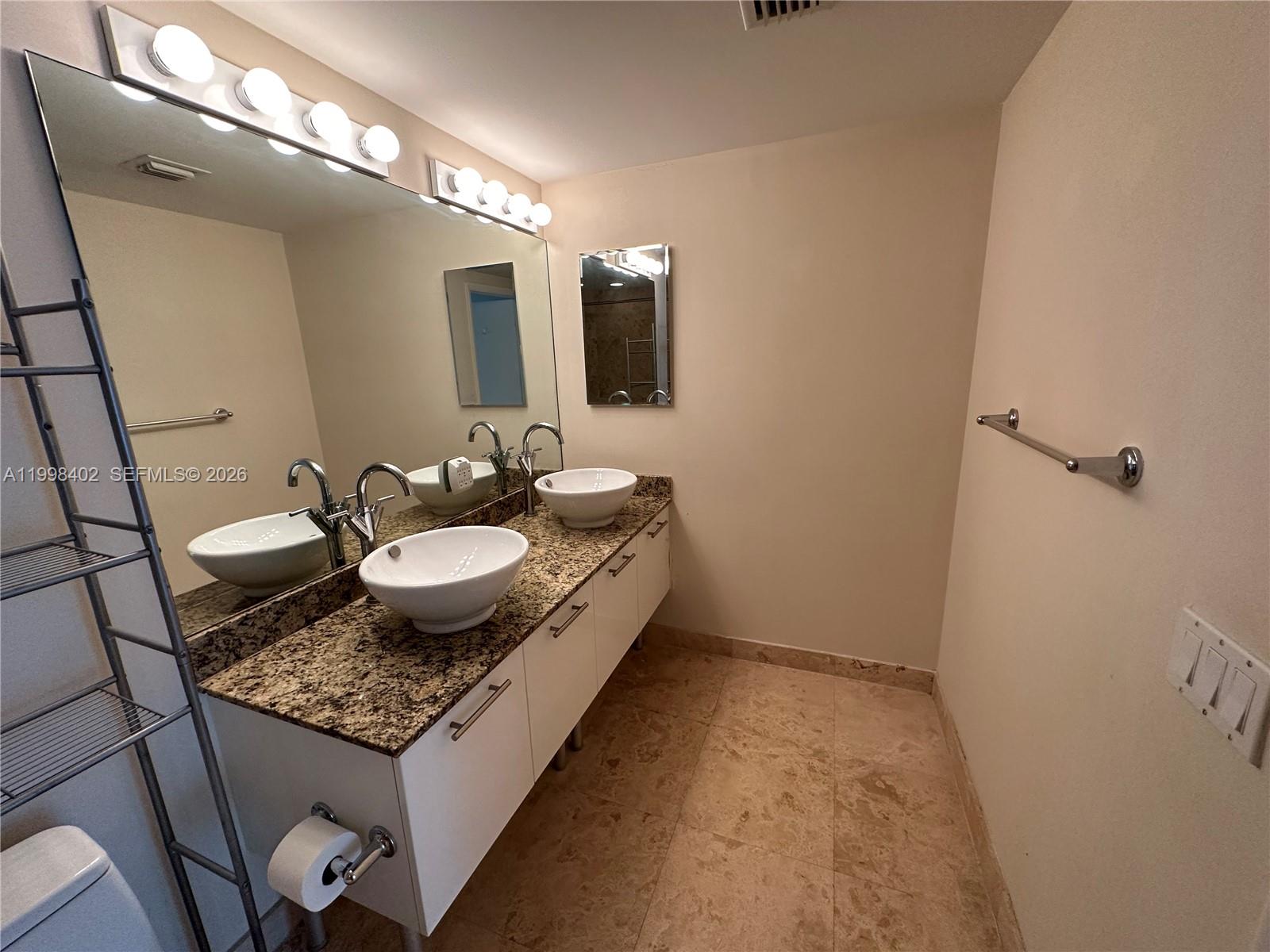 BRICKELL ON THE RIVER S T - Residential Lease