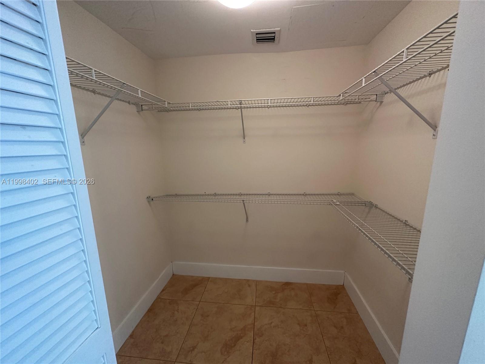 BRICKELL ON THE RIVER S T - Residential Lease