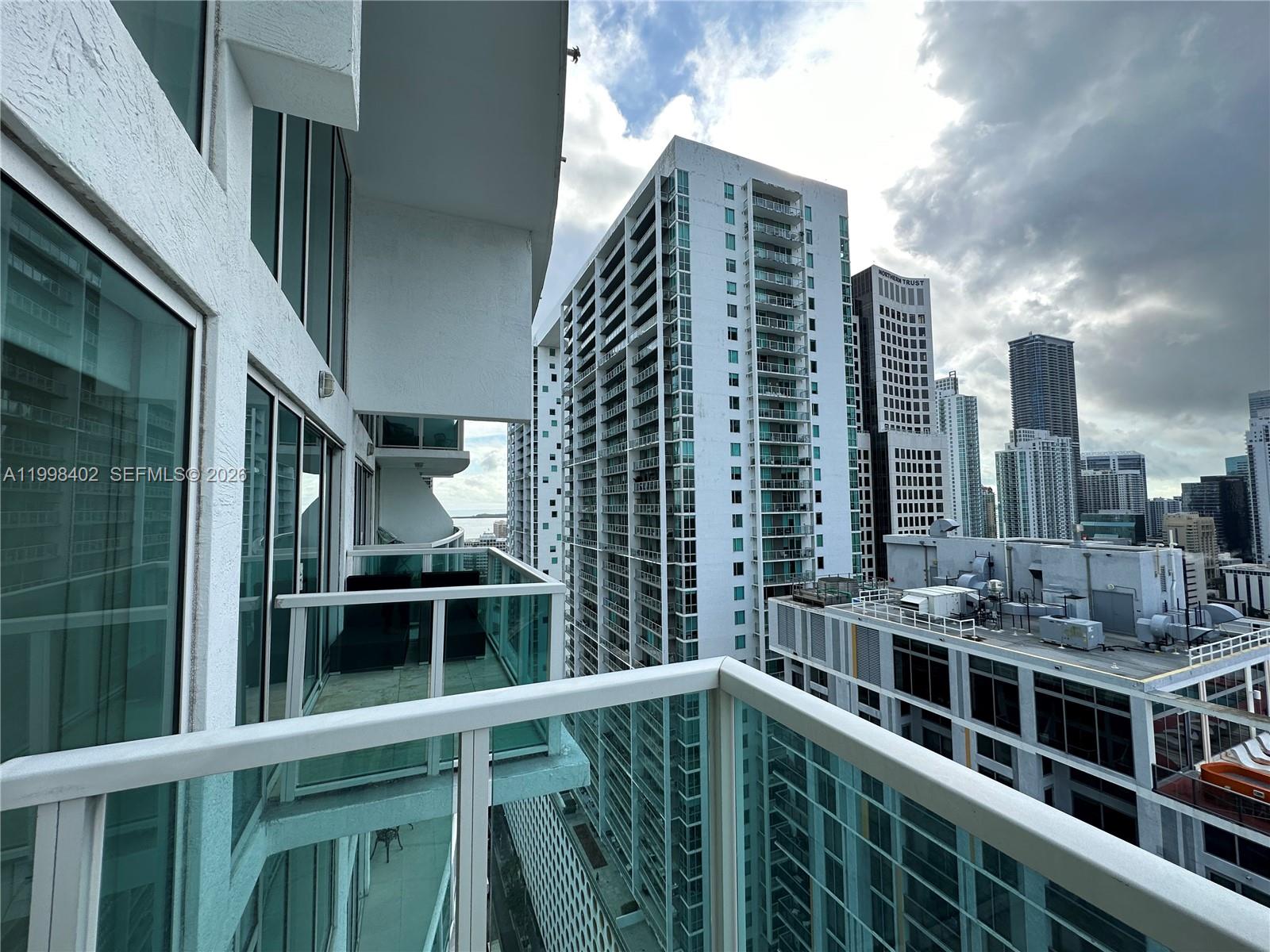 BRICKELL ON THE RIVER S T - Residential Lease