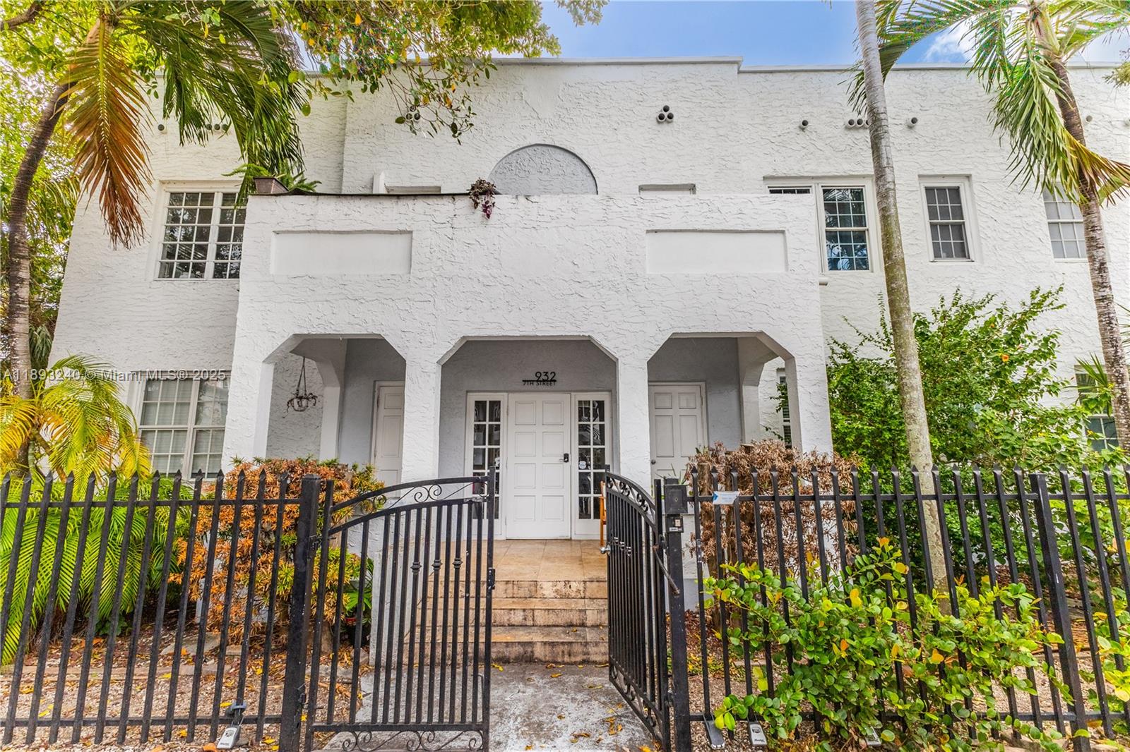 FRIENDLY CORNER CONDO - Residential