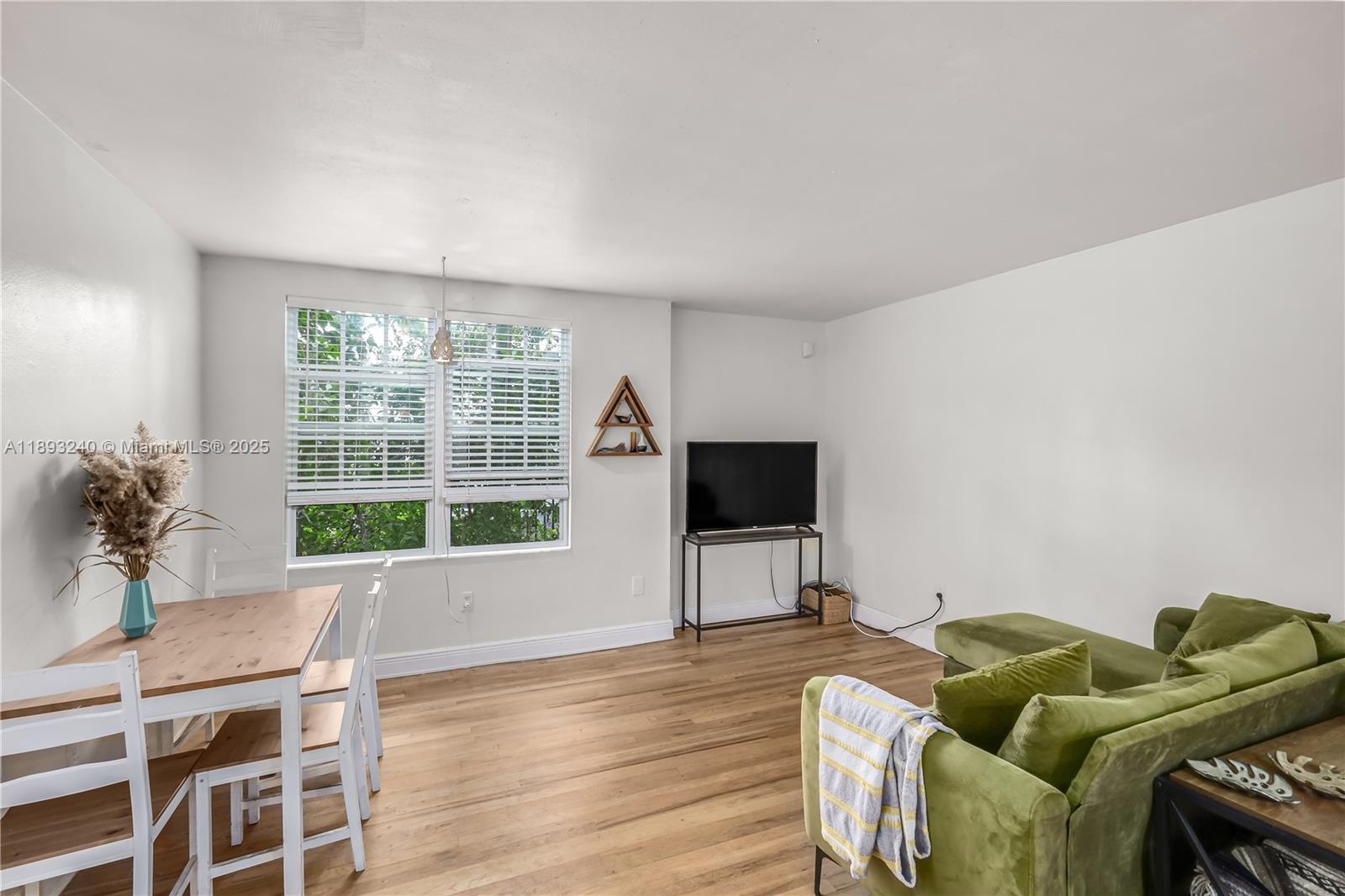 FRIENDLY CORNER CONDO - Residential