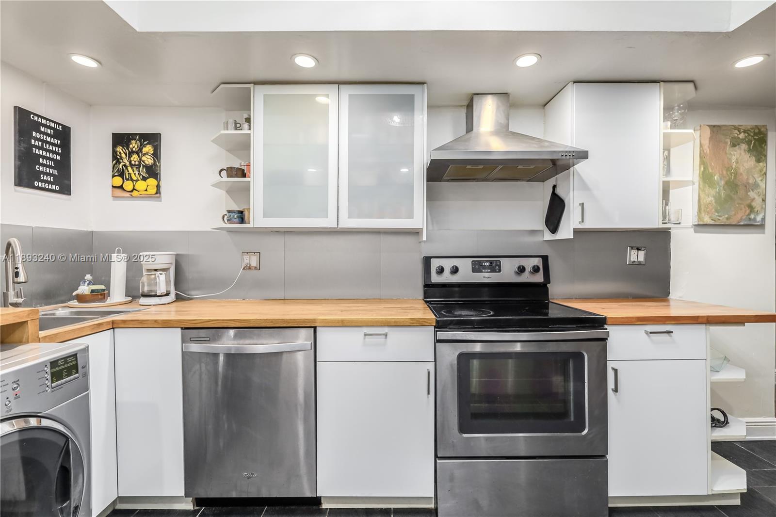 FRIENDLY CORNER CONDO - Residential