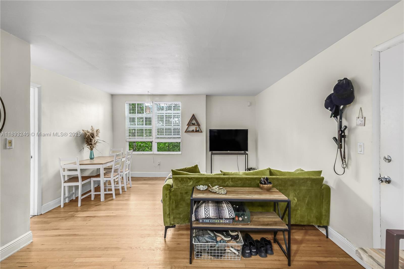 FRIENDLY CORNER CONDO - Residential