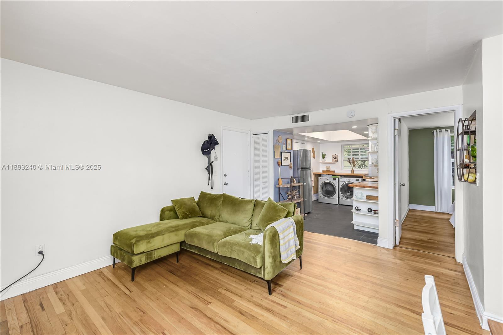 FRIENDLY CORNER CONDO - Residential