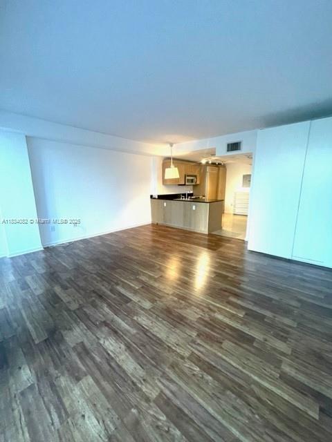 10275 Collins Ave 201