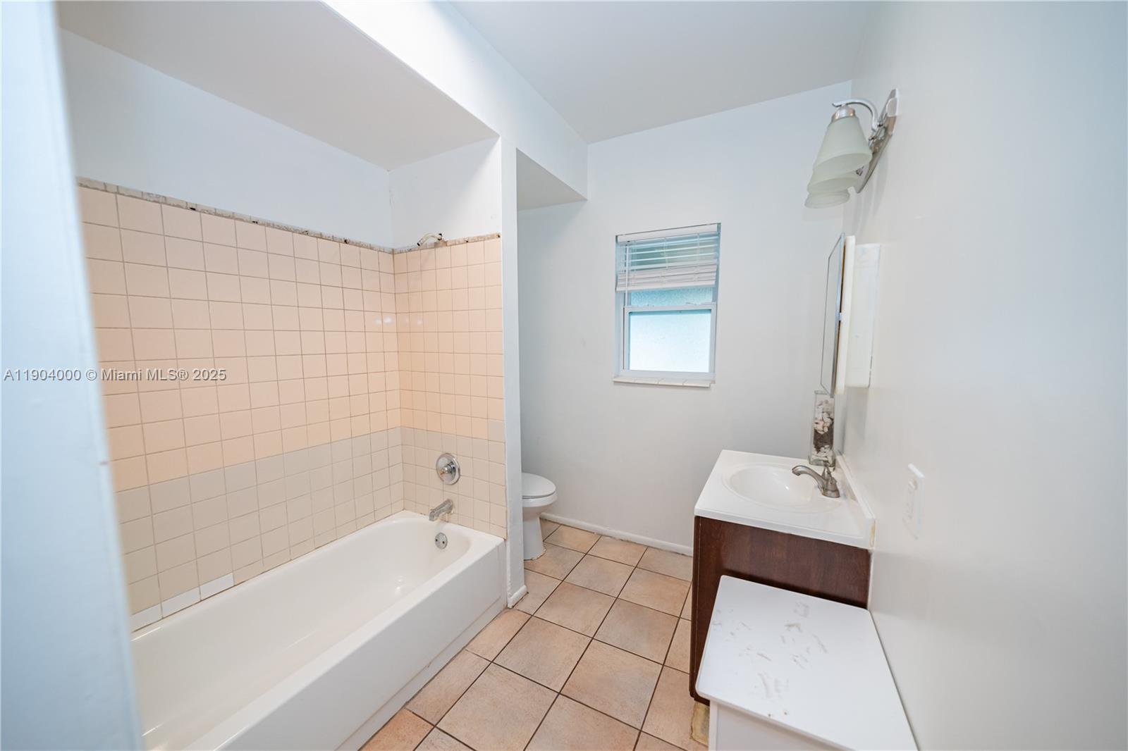 LAUDERDALE - Residential Income