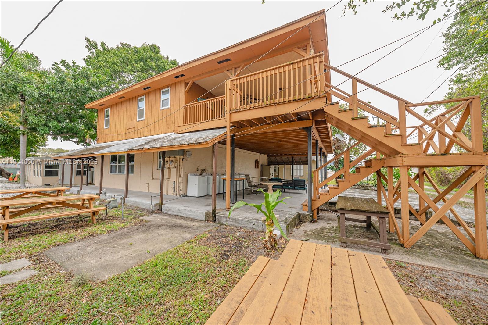 LAUDERDALE - Residential Income