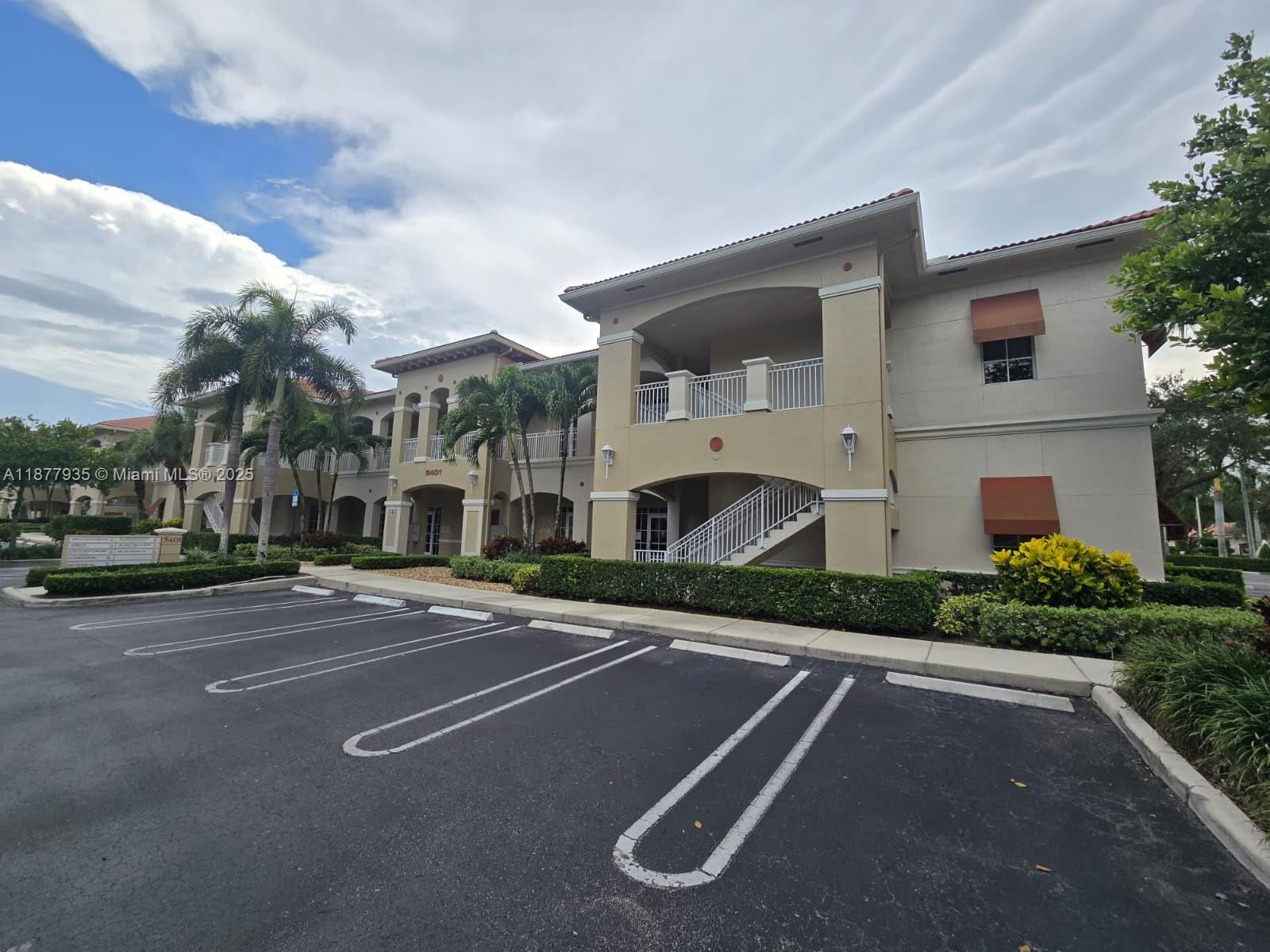 FOR SALE in Coral Springs Professional Campus: Gorgeous professional office flooded with natural light! Beautiful glass features that add an elegant touch. Unit is located on the 2nd floor. Building has an elevator. Layout: reception area, 3 large private offices, breakroom/kitchenette, and restroom. Prime location near Sawgrass Expressway. Contact for more information!