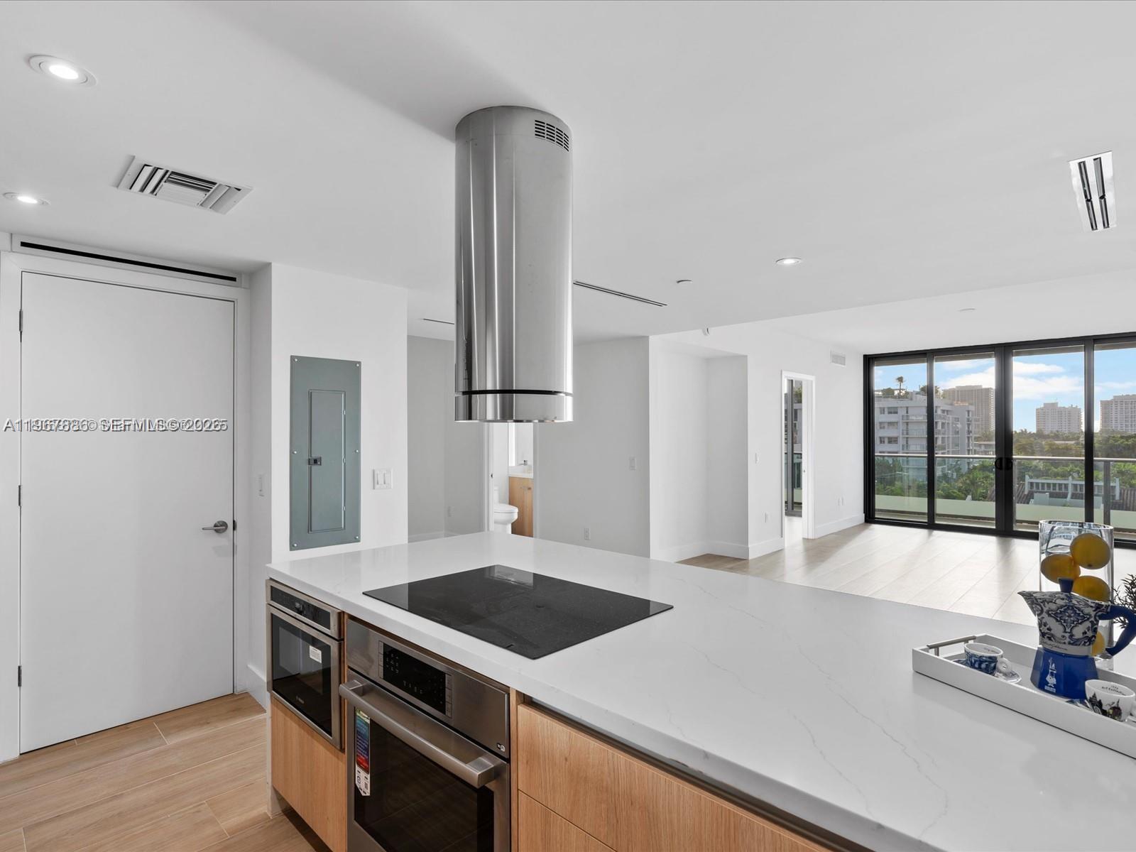 9901 W Bay Harbor Dr 605