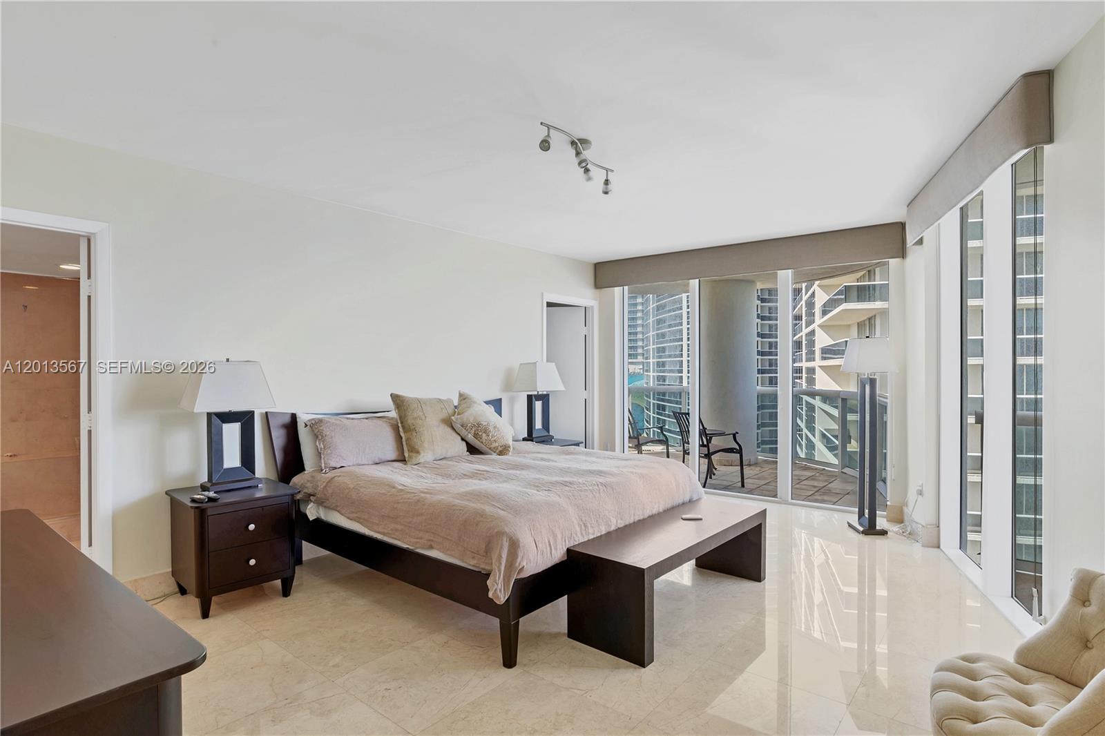 BEACH CLUB CONDO - Residential Lease