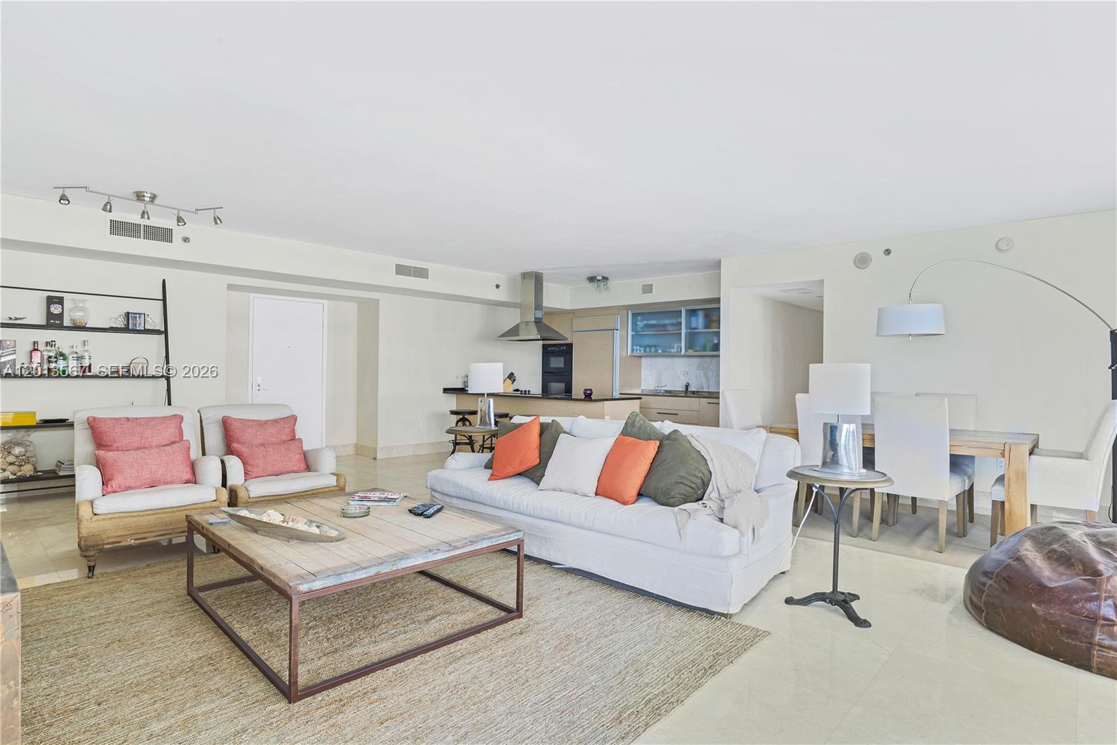 BEACH CLUB CONDO - Residential Lease
