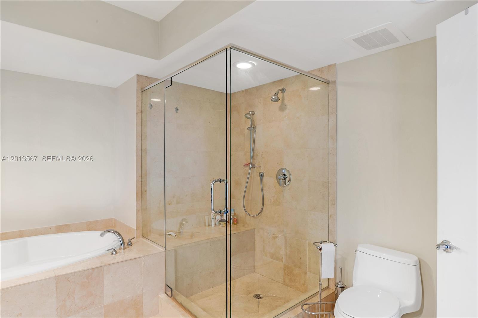 BEACH CLUB CONDO - Residential Lease