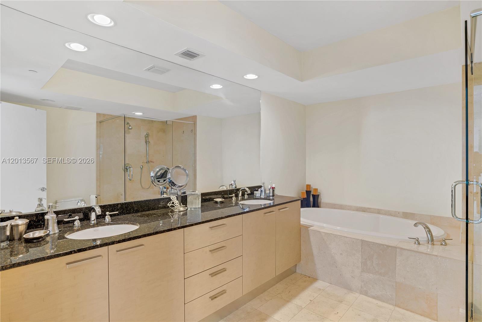 BEACH CLUB CONDO - Residential Lease