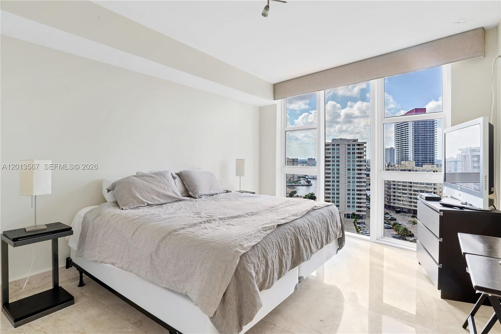 BEACH CLUB CONDO - Residential Lease