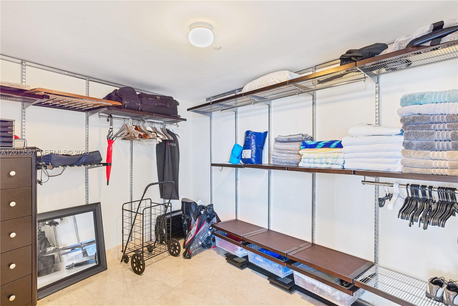 BEACH CLUB CONDO - Residential Lease
