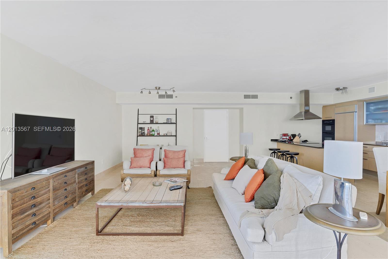 BEACH CLUB CONDO - Residential Lease
