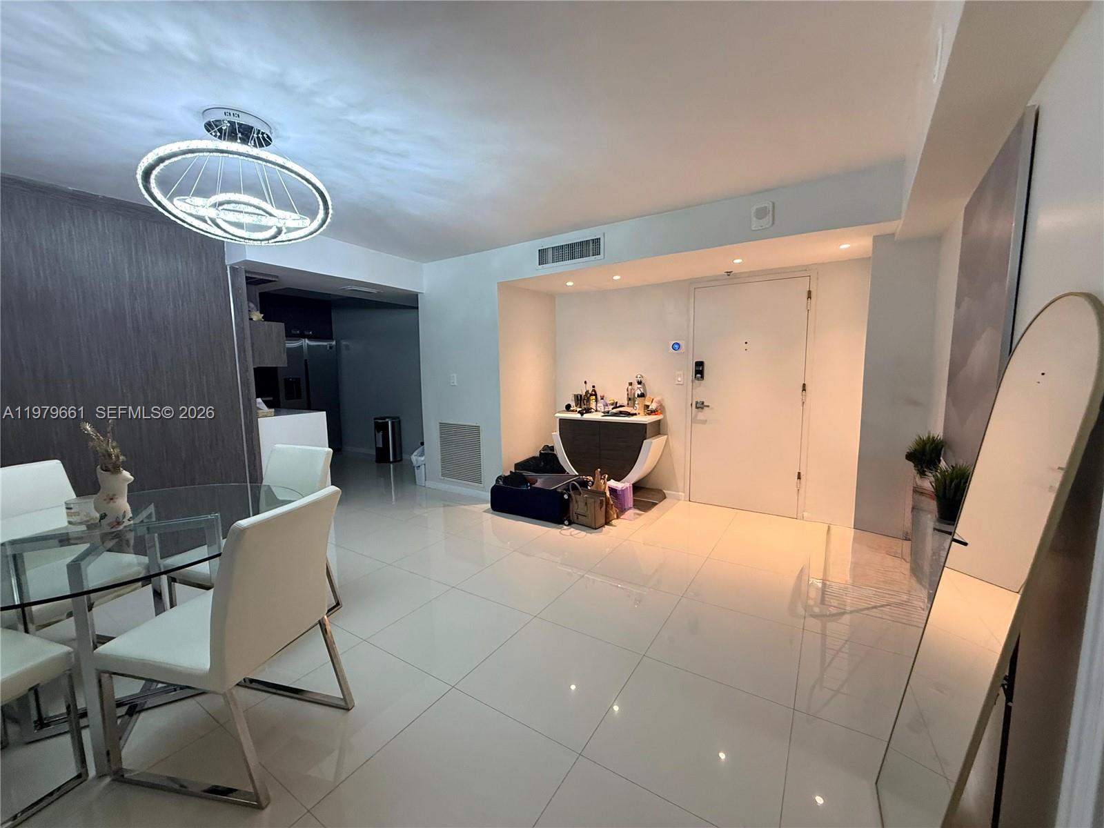 6039 Collins Ave 635